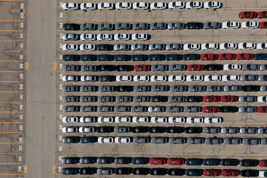 Trump's 50% tariff hammer on Canadian cars and steel sends gold to $4,651 — investors flee to safety as trade war escalates