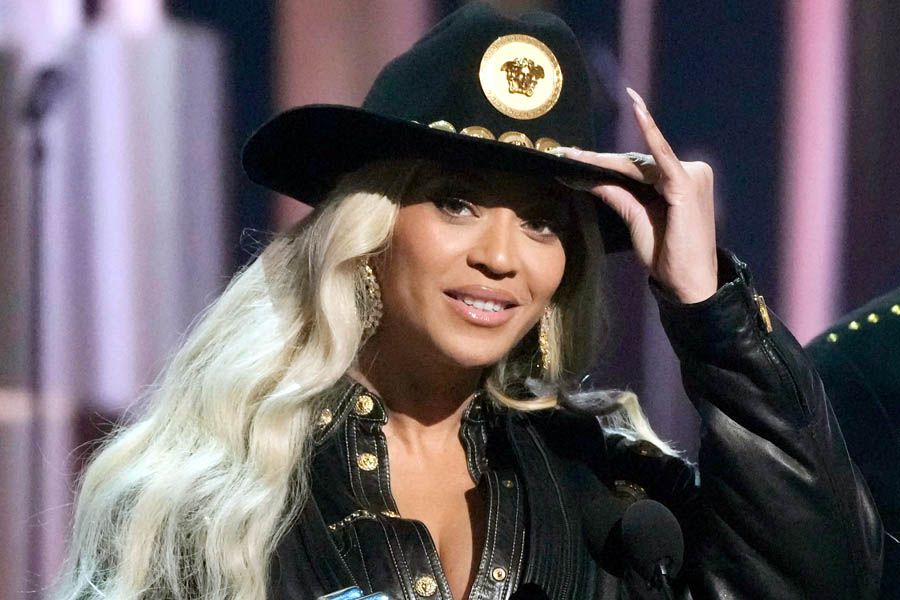 Beyoncé receiving the Innovator Award at the 2024 iHeartRadio Music Awards in Los Angeles