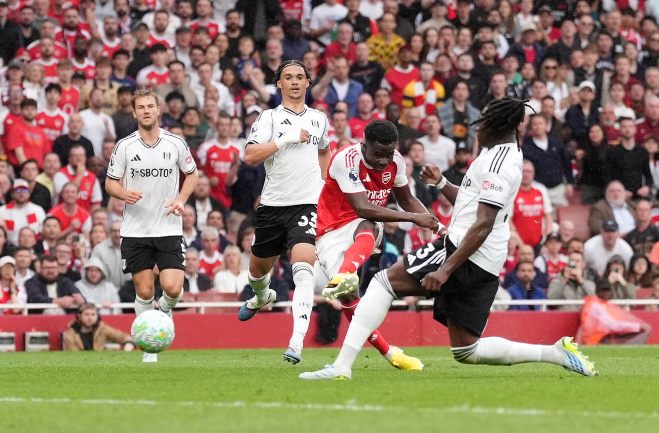 Bukayo Saka scores for Arsenal