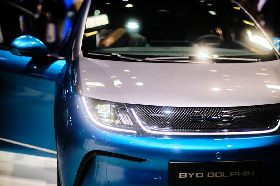  The Dolphin Surf Makes Waves: Affordable Chinese EV Hits UK Market 
