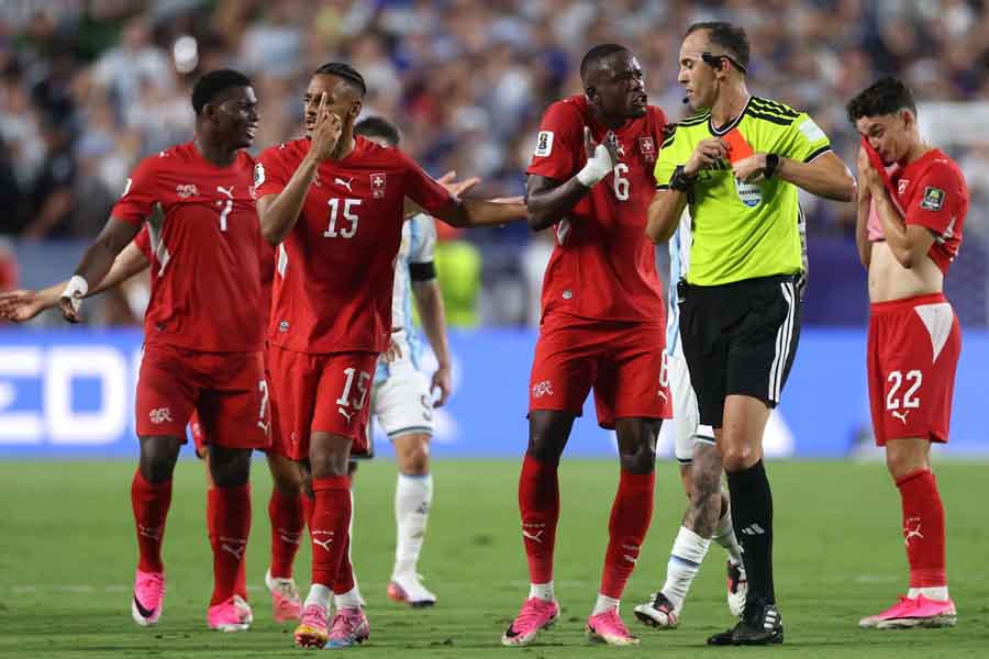 Embolo sees red for Switzerland against Argentina