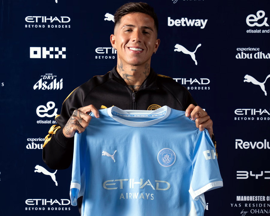 Enzo Fernández signs for Manchester City