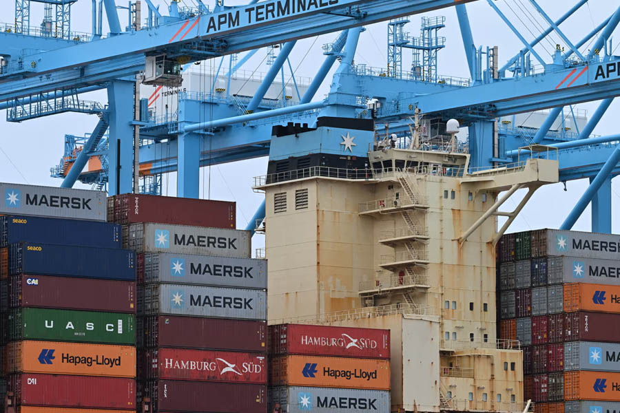 EU leaders rush to finalize a trade deal as Trump’s tariff deadline approaches.