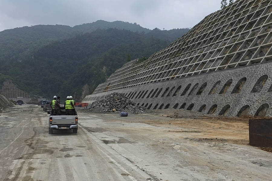 Fast Track expressway construction