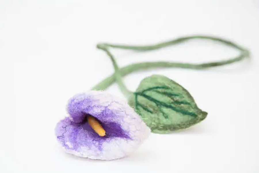 Felt calla lily