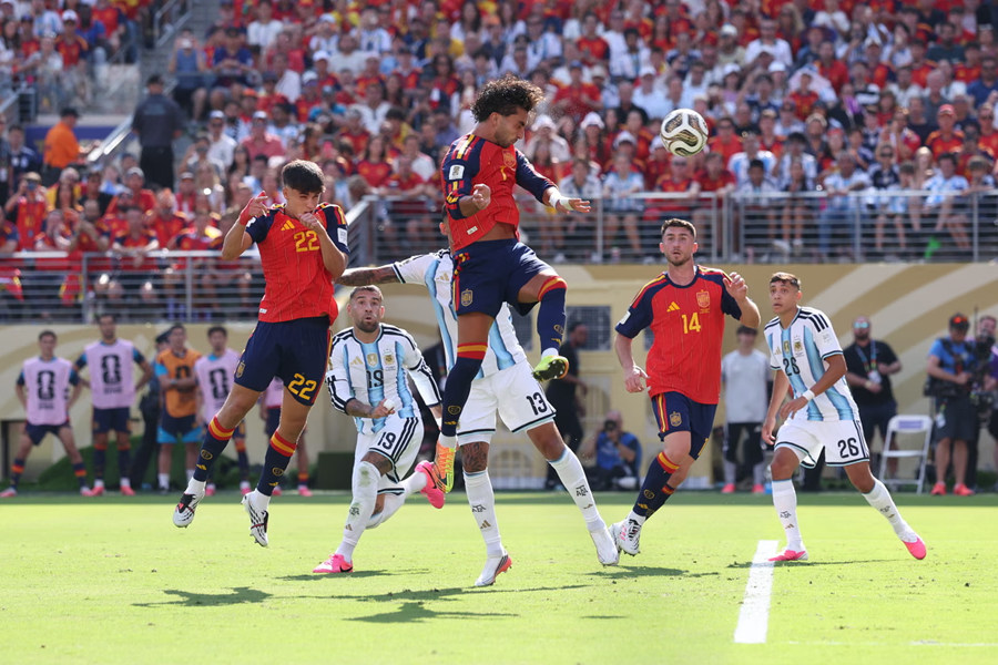 Ferran Torres has a header on target for Spain against Argentina