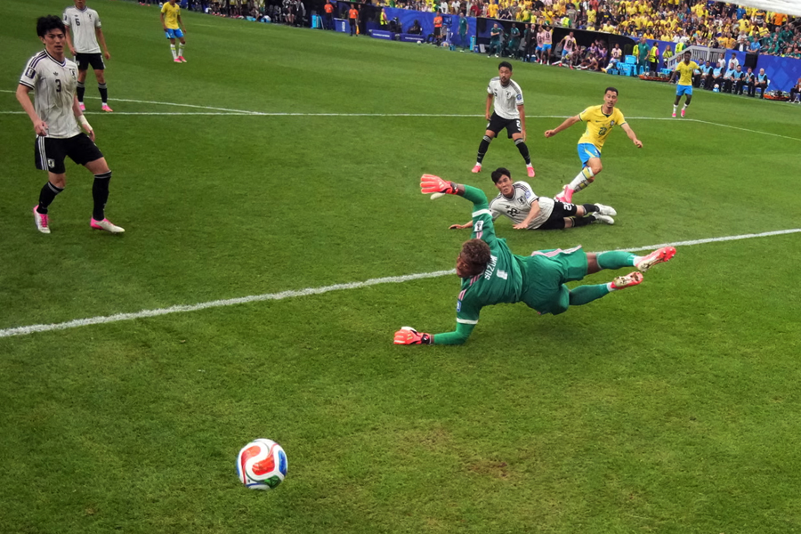 Brazil's Gabriel Martinelli scores their second goal in stoppage time to secure a dramatic 2-1 victory over Japan and send Brazil into the last 16.