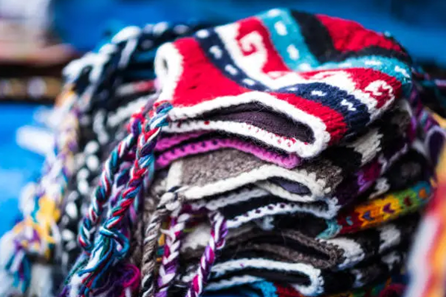 Woolen Hats & Scarves