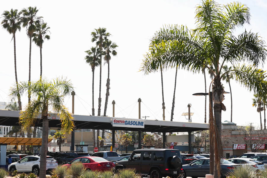 Cars lined up at a gas station in Marina Del Rey, Los Angeles, as drivers wait to pump gasoline during increased fuel demand and price volatility.