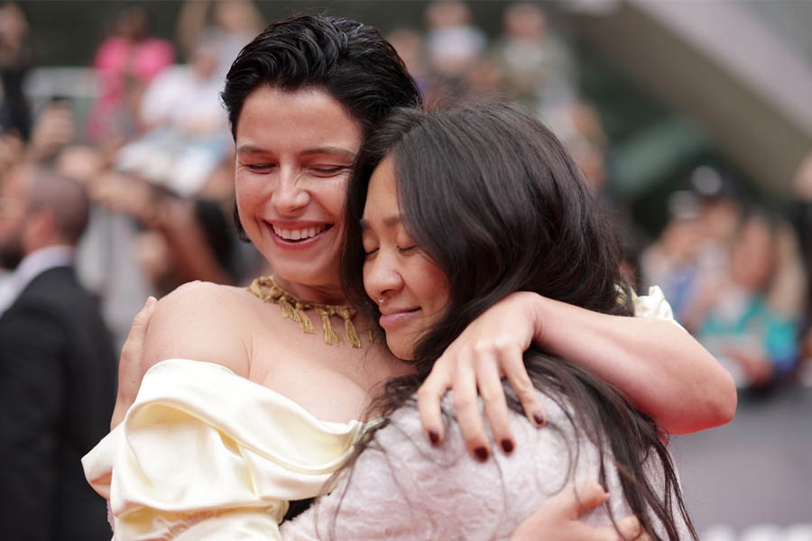 Chloé Zhao and Jessie Buckley celebrate Hamnet winning the People’s Choice Award at the Toronto International Film Festival 2025
