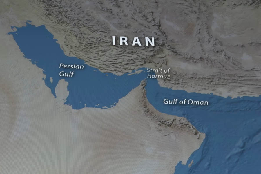Iran-linked tankers transit the Strait of Hormuz despite a US blockade, highlighting ongoing tensions and testing enforcement of restrictions in one of the world’s most critical shipping routes.