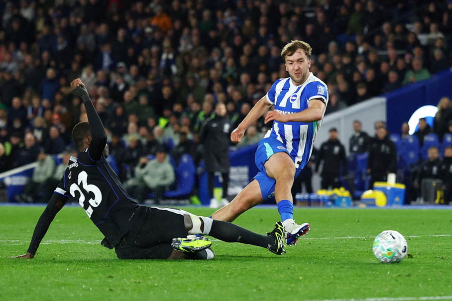 Jack Hinshelwood doubles Brighton's lead from close range as Chelsea suffer another disastrous defeat.