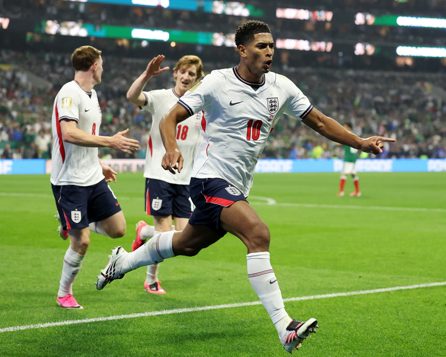 Jude Bellingham celebrates his second goal for England against Mexico