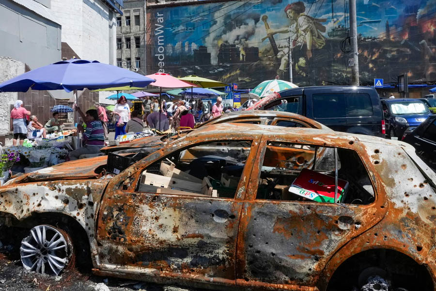 Kyiv Under Missile Fire: Ballistic Attack Forces Shelters as Civilian Deaths Mount on Both Sides — Crimea Declares 'Emergency' Amid Ukrainian Drone Blitz