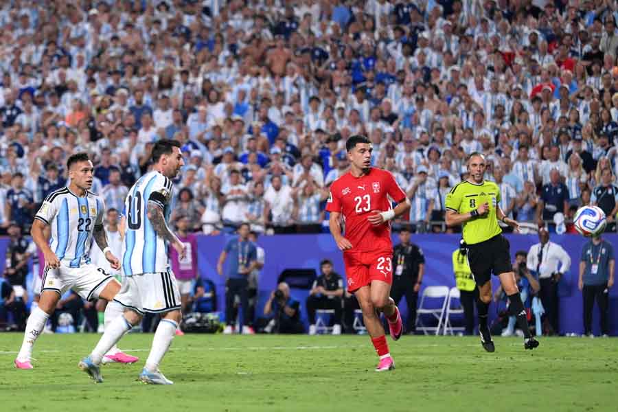 Alvarez and Martinez Strike in Extra Time as Argentina Battle Past Switzerland to Reach Semi-Finals — Messi to Face England 40 Years After Hand of God