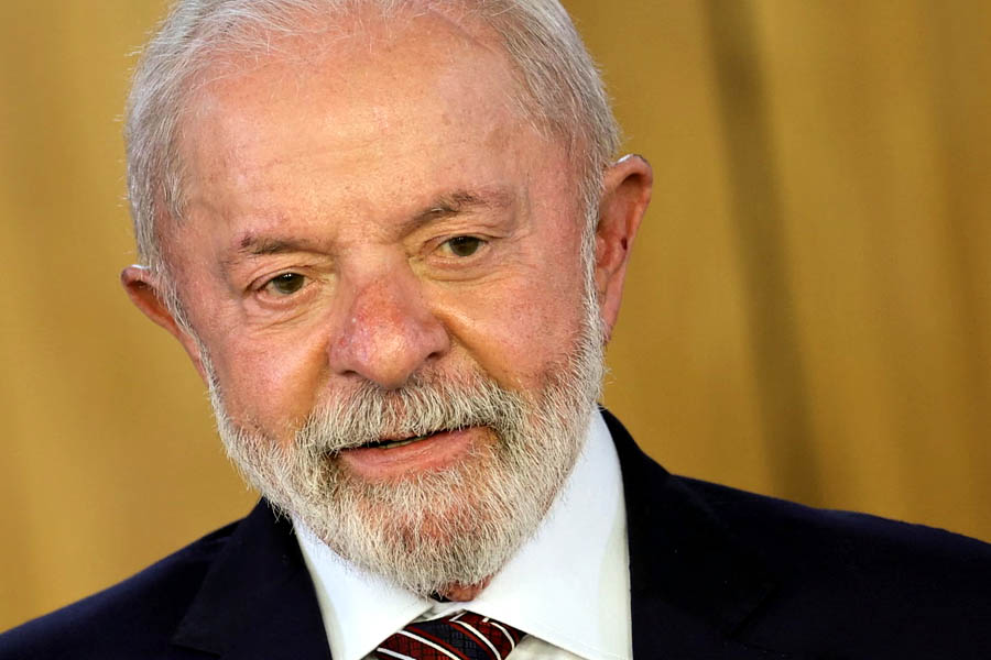 President Lula confronts Donald Trump's 50% tariffs as US-Brazil trade tensions escalate.
