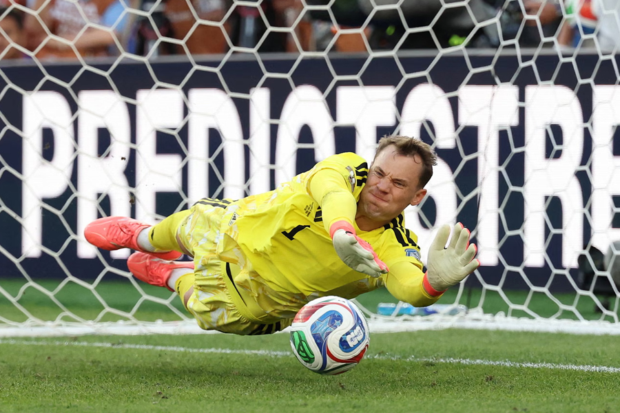 NEUER SAVES FROM BALBUENA! Germany 3-3 Paraguay. Germany's Manuel Neuer saves a penalty by Paraguay's Fabian Balbuena