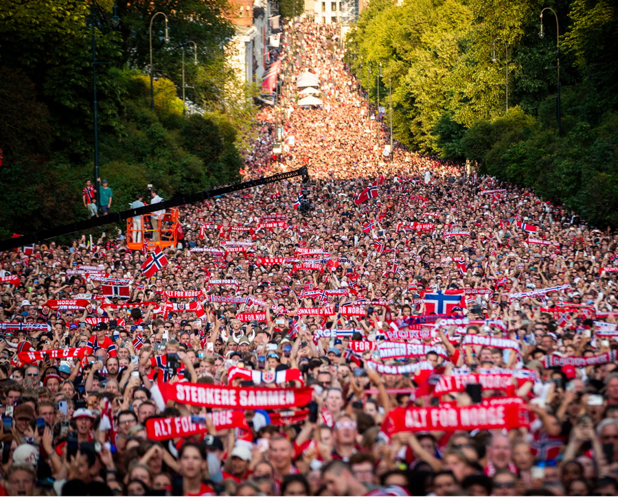 Thousands of Norway fans packed Slottsplassen in Oslo to welcome their team home after their historic World Cup run.