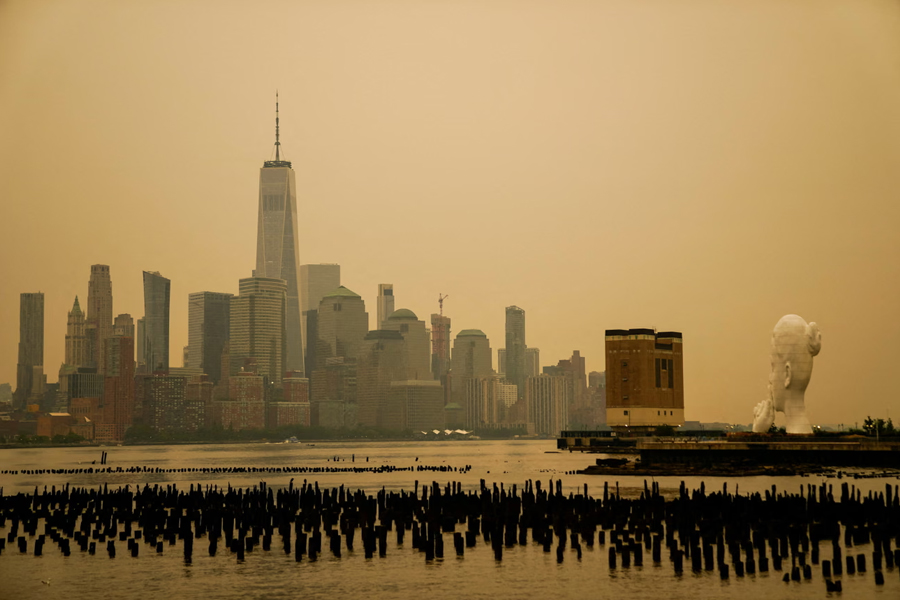 Air Quality Plummets in 20 US States as Smoke from Canadian Wildfires Spreads — Millions Face Unhealthy Conditions, NYC Mayor Warns 'Everyone May Feel Health Effects'