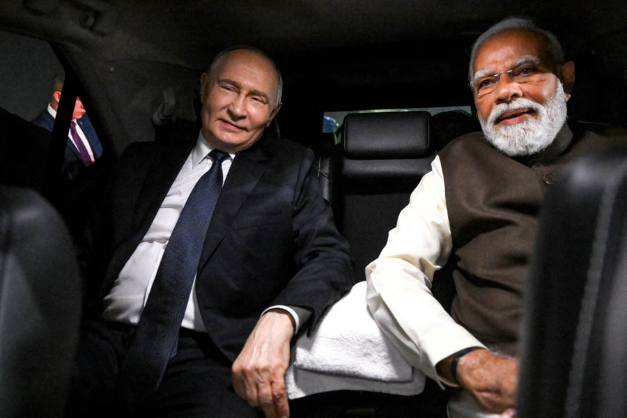 Vladimir Putin being warmly greeted at Palam Air Base in New Delhi during his Thursday night arrival.