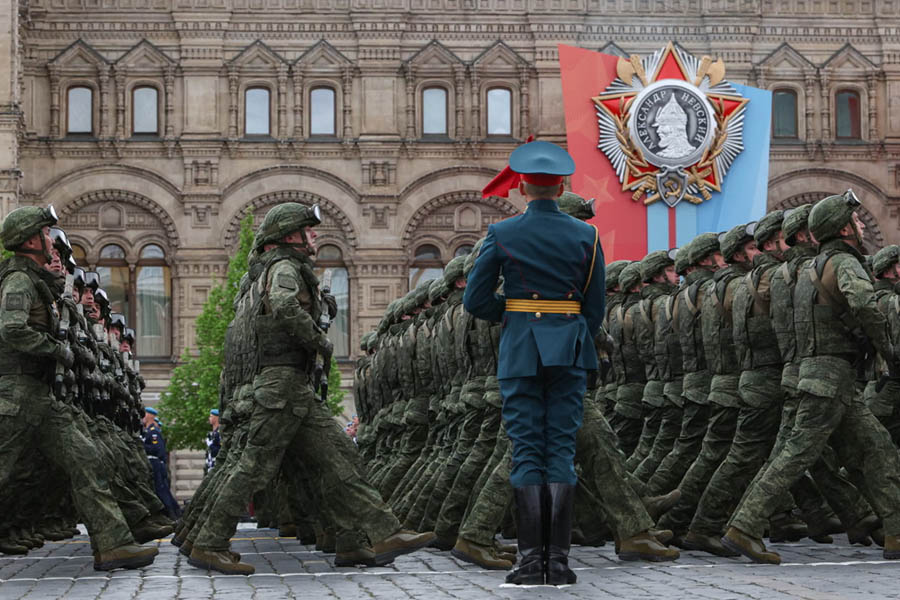 Russian servicemen marching in Red Square