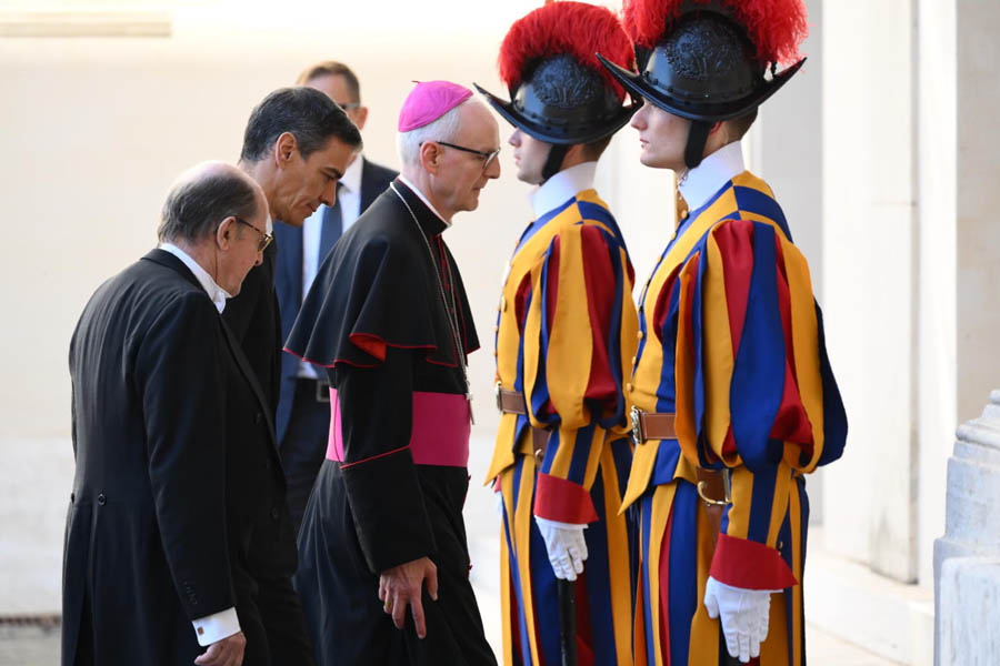 Spanish Police Raid Socialist Party HQ as Sánchez Meets Pope Leo in Vatican — Corruption Scandals Worsen PM's Woes