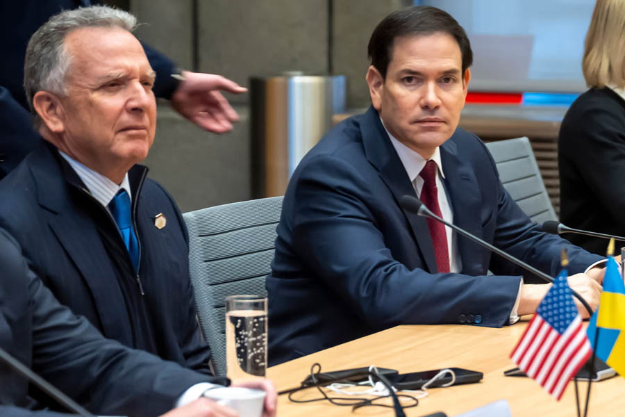 Steve Witkoff and Marco Rubio in discussions with the Ukrainian delegation at peace talks held in Geneva on 23 November.