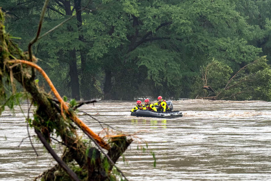 Amid the devastation of the Texas flood, powerful stories of survival emerge as families plead for help locating missing loved ones — with over 850 rescued, but many still unaccounted for.