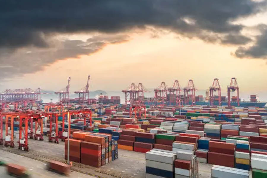 Donald Trump threatens 100% tariffs on China amid rare-earth export restrictions, triggering market turmoil.