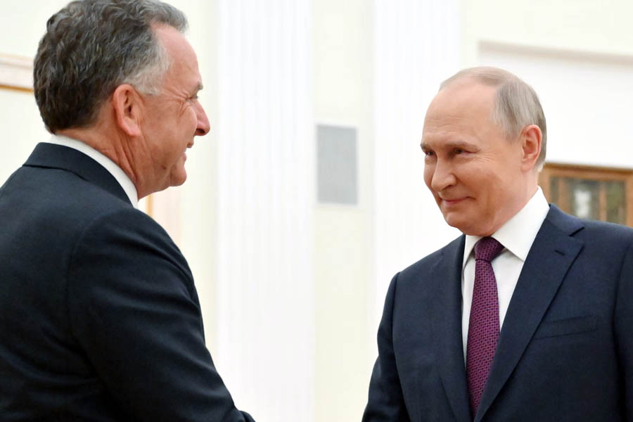 Donald Trump confirms plans to meet Vladimir Putin, bypassing Zelenskyy as Europe watches closely amid deepening Ukraine war tensions.