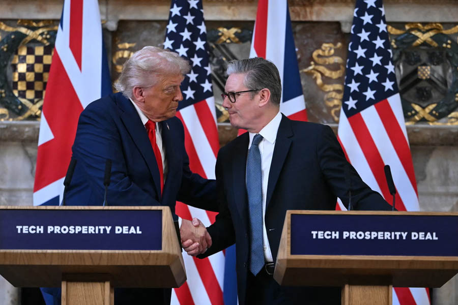 Donald Trump and UK Prime Minister Keir Starmer at a joint press conference in London, where Trump avoided direct criticism on Palestinian statehood and free speech issues.