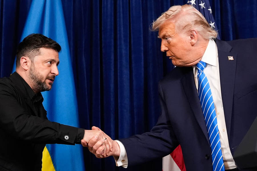 Donald Trump speaking about Ukraine and urging President Volodymyr Zelenskyy to reach a peace deal with Russia during a Politico interview.