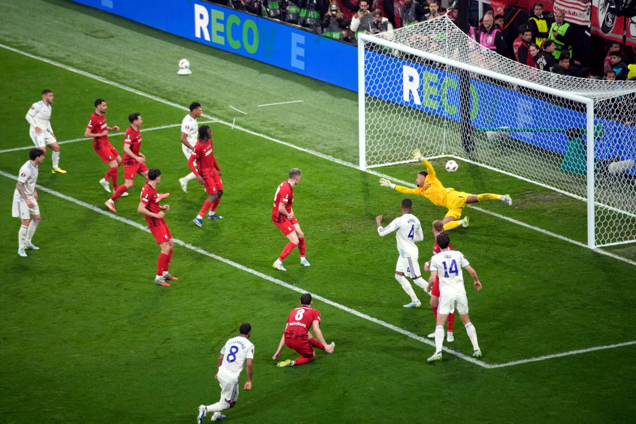 Tielemans volley goal